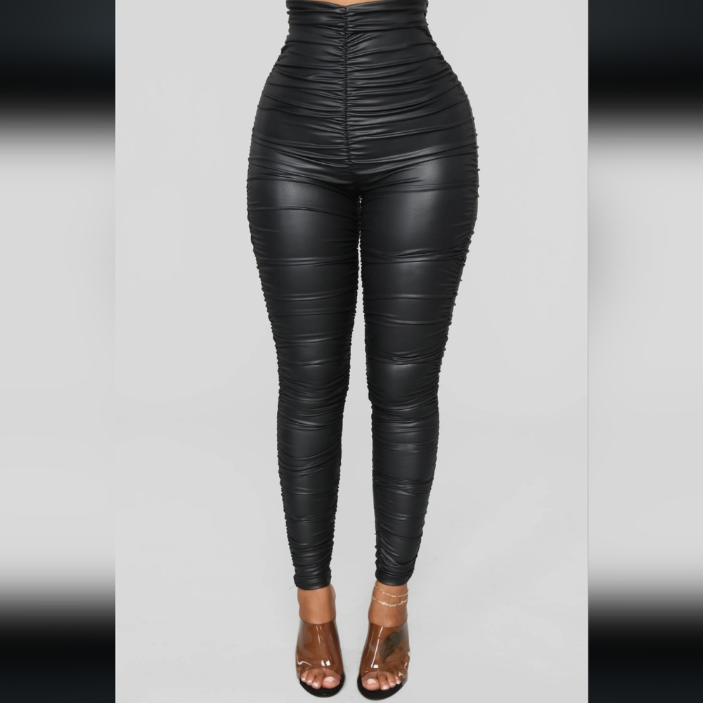 Black Ruched Leggings